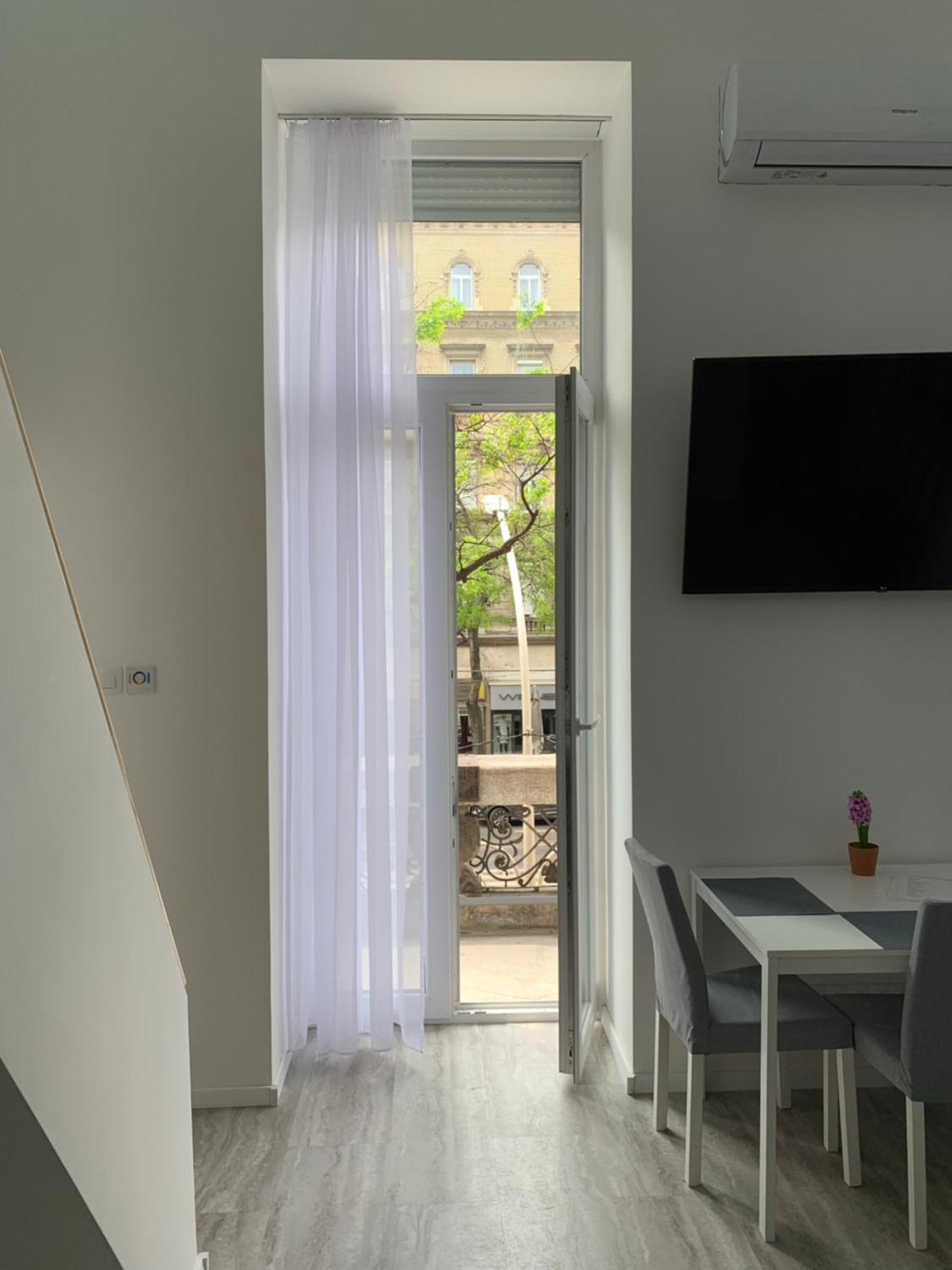 Balcony Gallery Budapest Exteriör bild